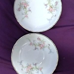 white flower USA plate
